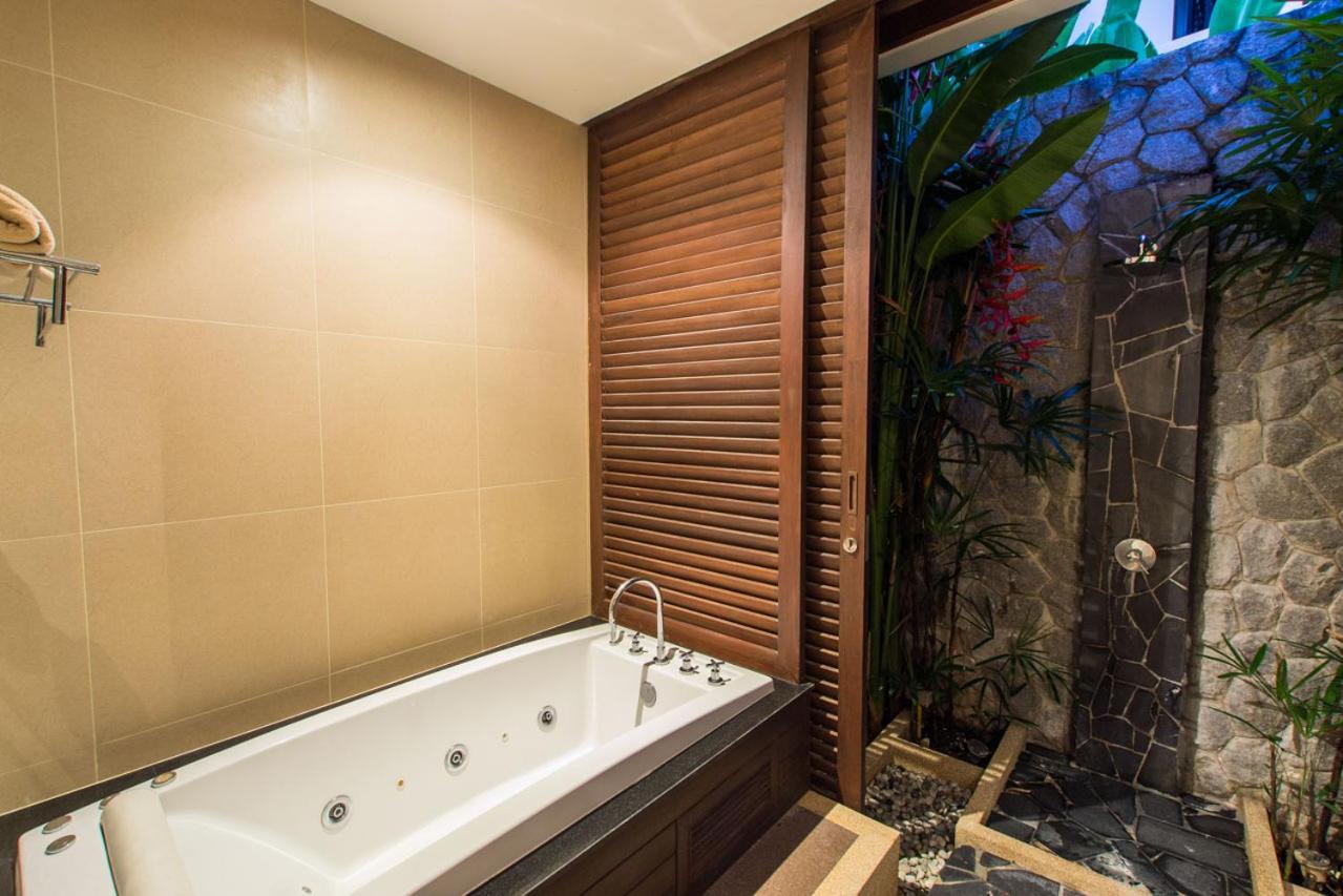 Tulip Pool Villa In Rawai Nai Harn Kültér fotó